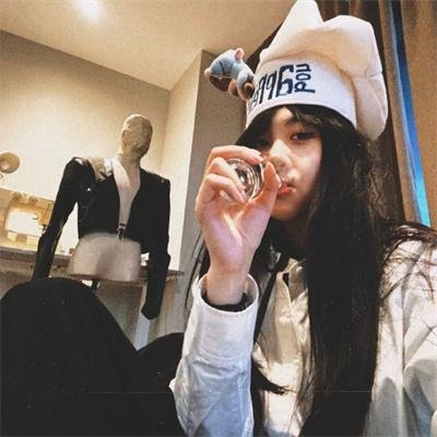 被争论的女人 海报